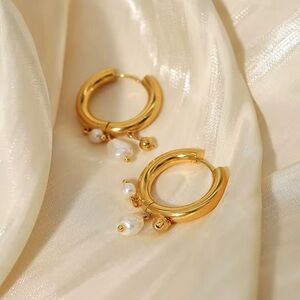 Elegant Gold Hoop Earrings with Pearls